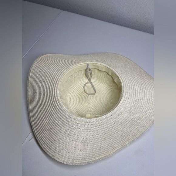 Breezy Does It Beige Straw Floppy Hat Size Adult - Picture 3 of 6